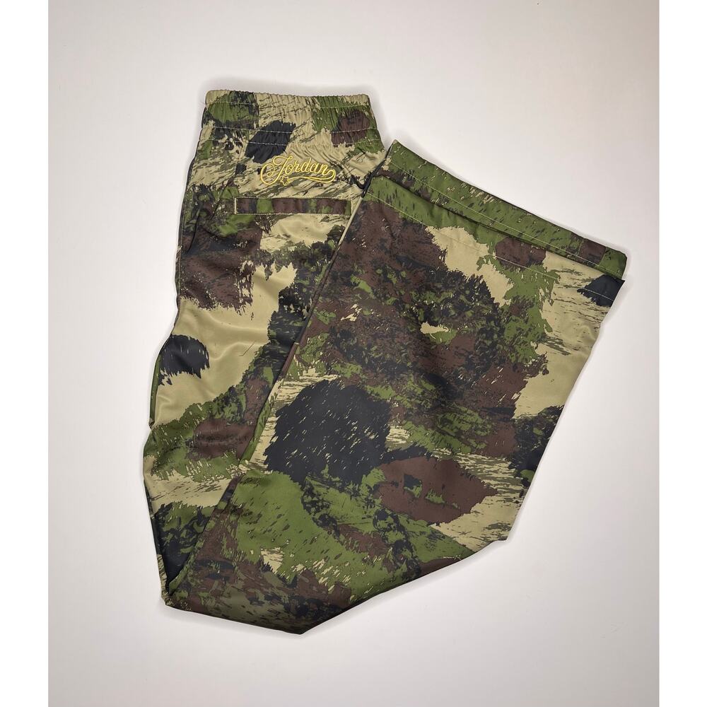 Women’s Jordan Brooklyn Camo Novelty pants size small - Picture 4 of 11
